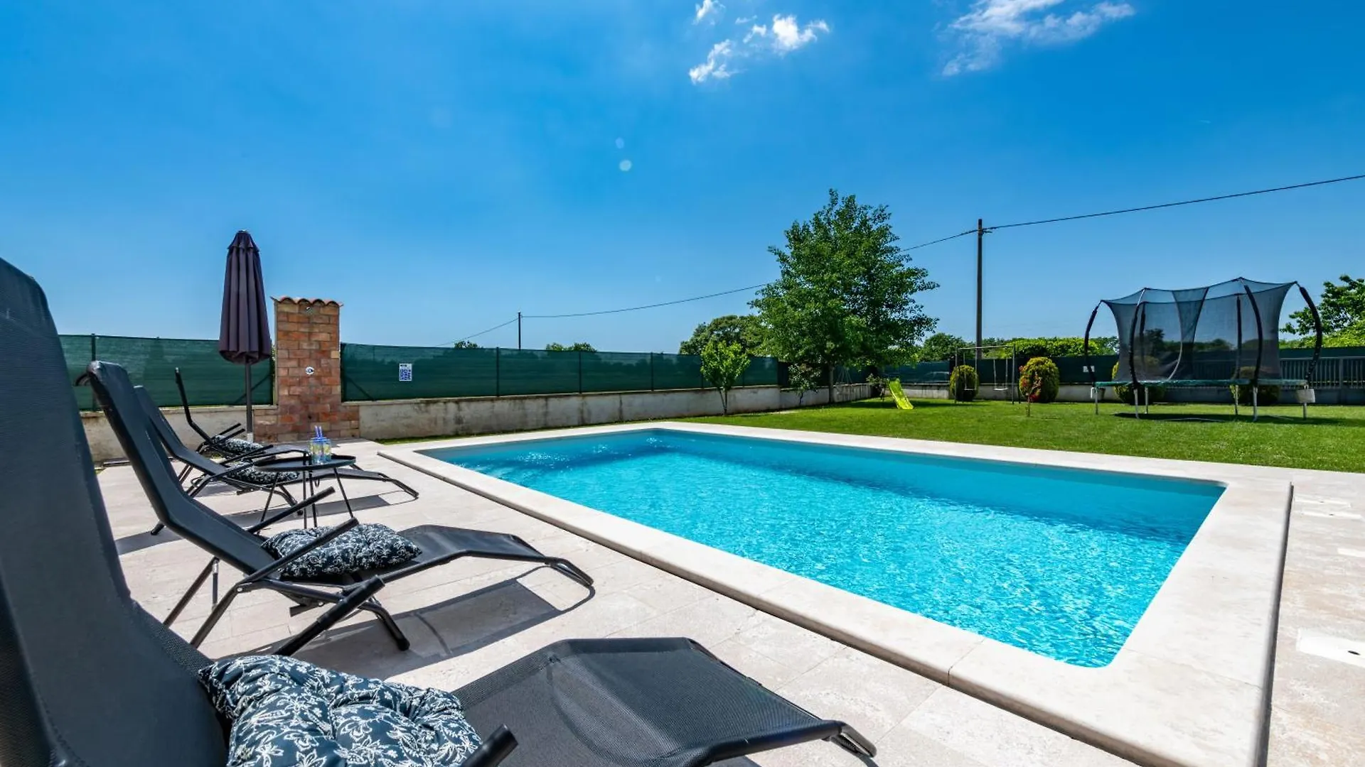 Villa Mia, Your Warm And Sunny Family Getaway Cere 克罗地亚