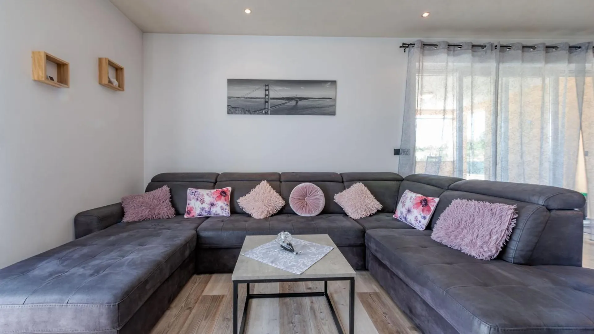 Villa Mia, Your Warm And Sunny Family Getaway Cere 0*,